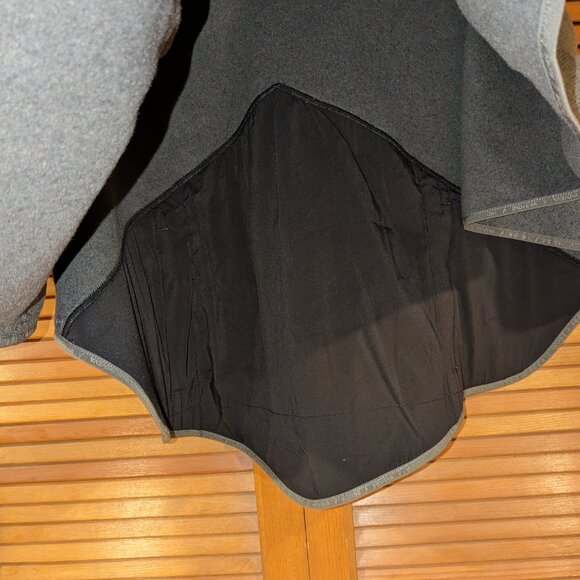 INDYEVA Satu Poncho Fleece Polartec Pullover Snap Shawl Size Small Dark Gray - Picture 11 of 13